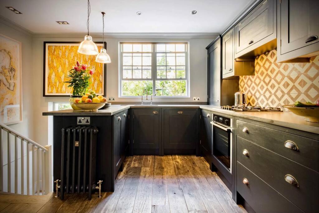 Kings Cross, Self-Contained House & Private Garden Villa ลอนดอน ภายนอก รูปภาพ